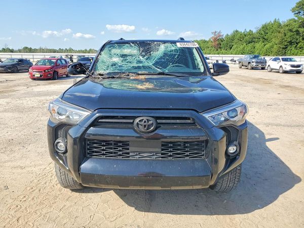 2022 TOYOTA 4RUNNER SR5