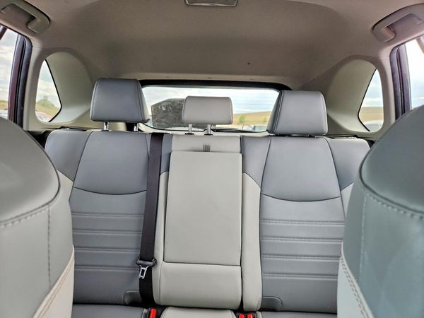 2019 TOYOTA RAV4 XLE Premium