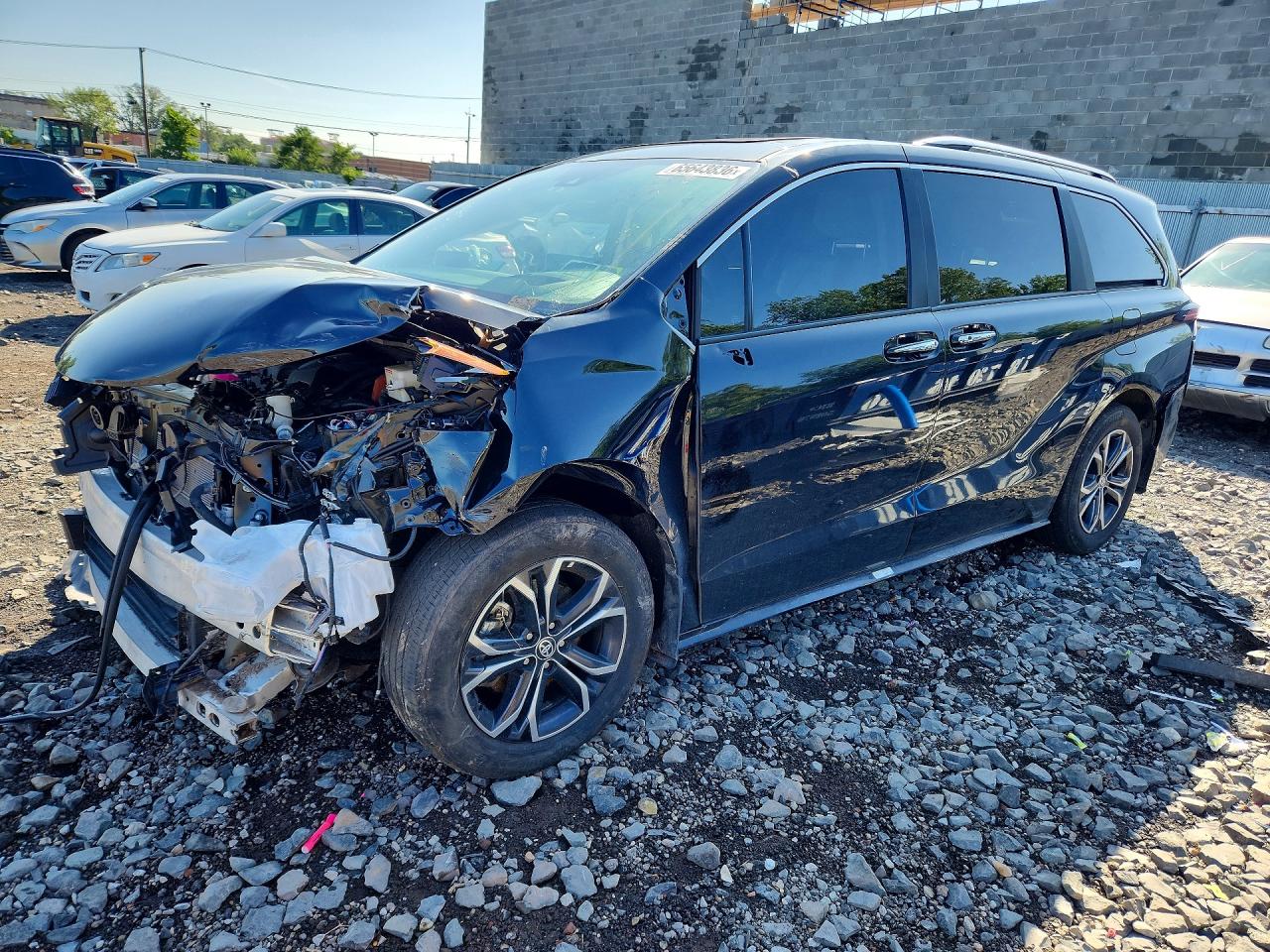 2025 TOYOTA SIENNA