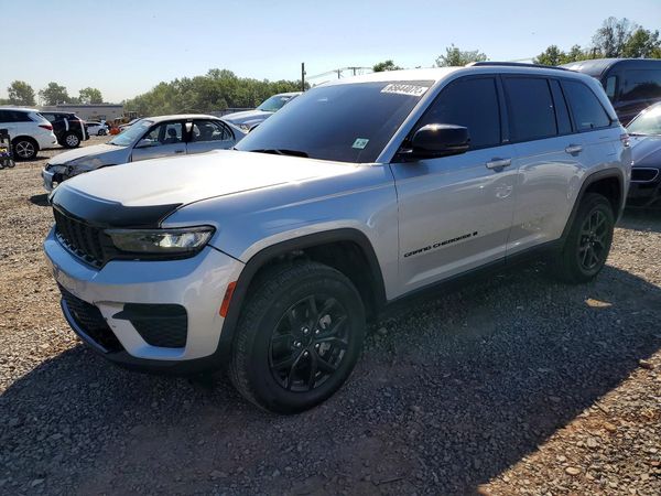 2024 JEEP GRAND CHEROKEE Laredo
