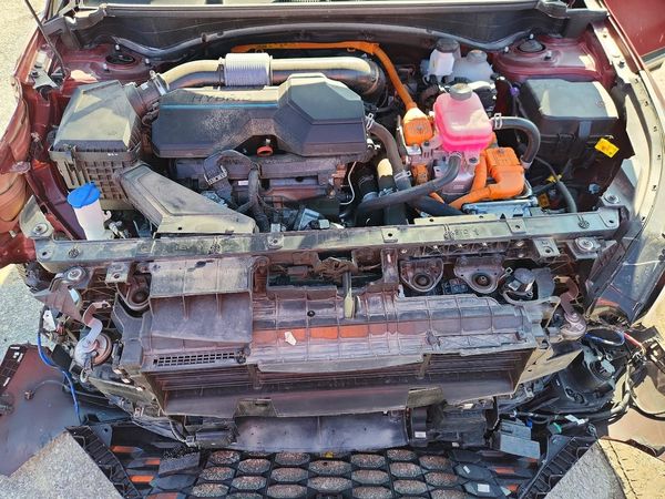 2023 KIA SPORTAGE SX-P — Engine bay