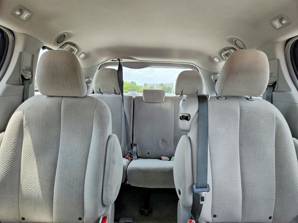 2014 TOYOTA SIENNA
