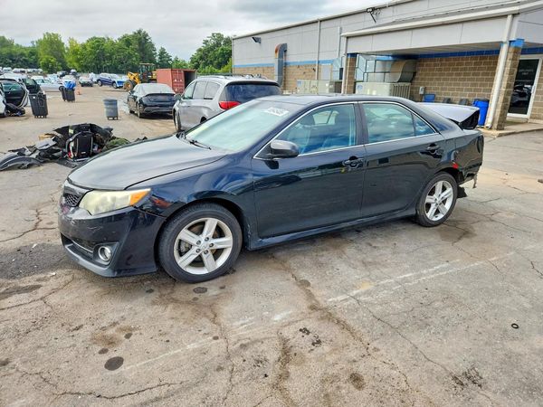 2013 TOYOTA CAMRY