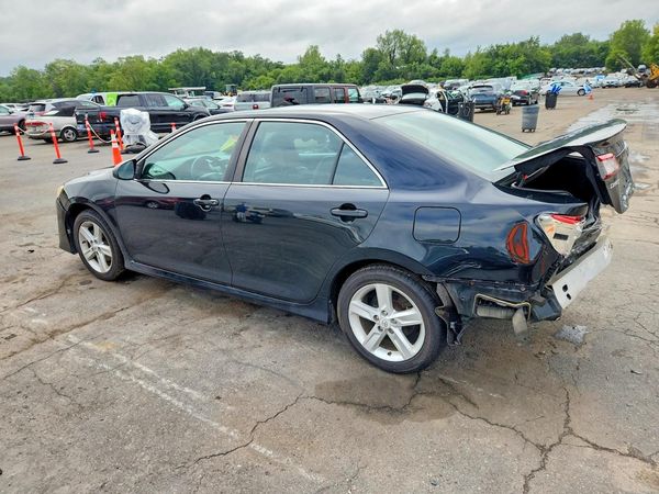 2013 TOYOTA CAMRY