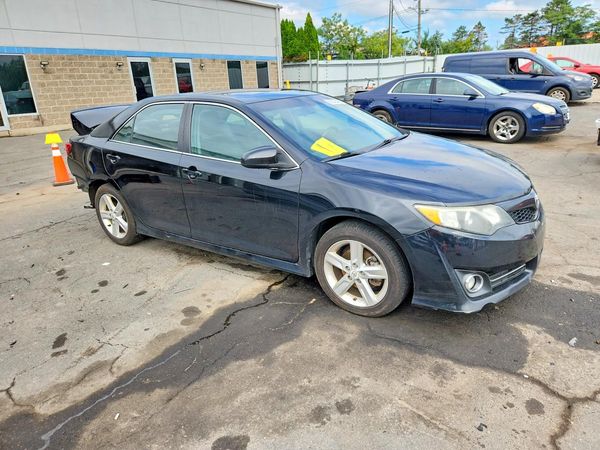 2013 TOYOTA CAMRY