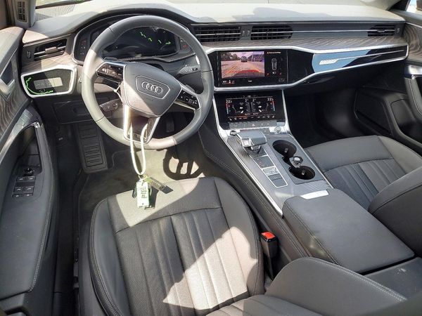 2025 AUDI A6