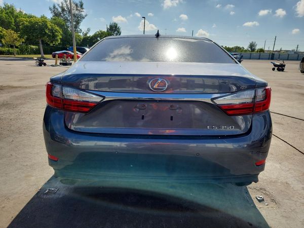 2017 LEXUS ES