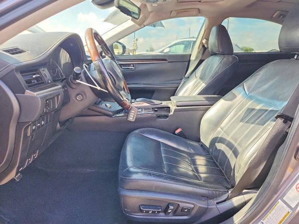 2017 LEXUS ES