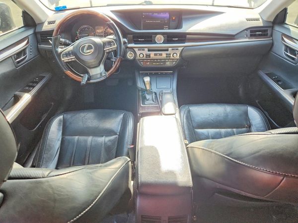 2017 LEXUS ES