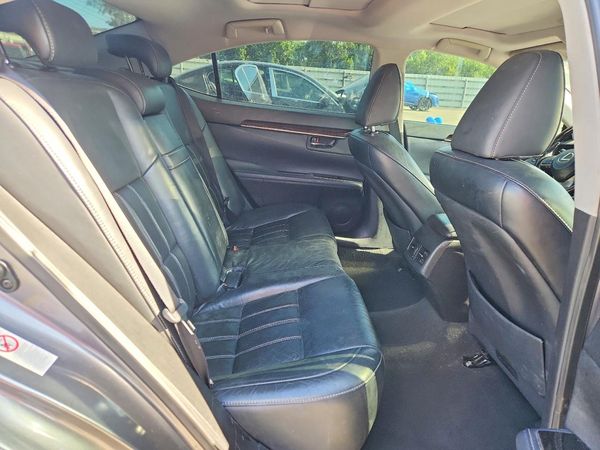 2017 LEXUS ES
