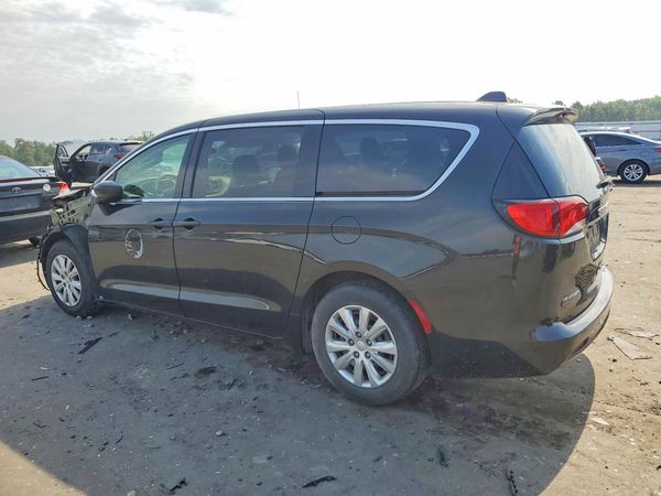 2020 CHRYSLER VOYAGER L