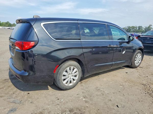 2020 CHRYSLER VOYAGER L