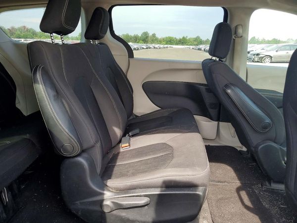 2020 CHRYSLER VOYAGER L