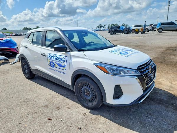 2024 NISSAN KICKS S