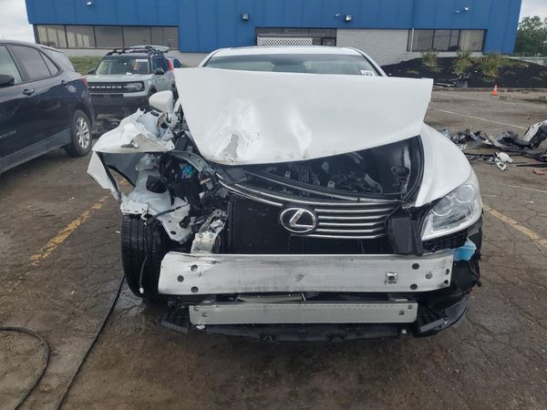 2016 LEXUS LS