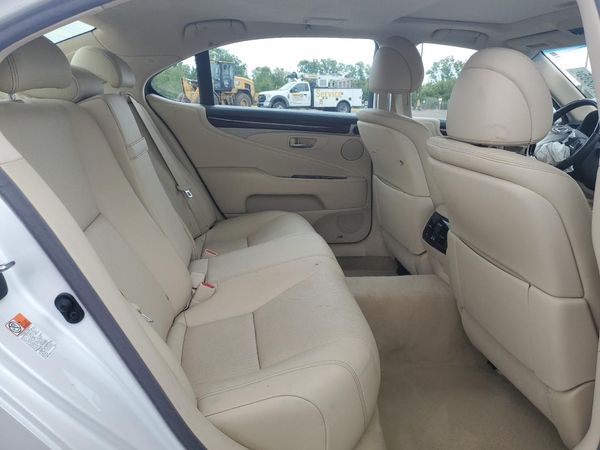 2016 LEXUS LS