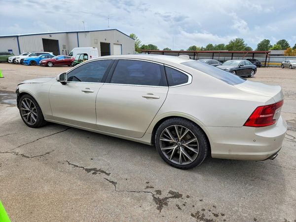 2018 VOLVO S90
