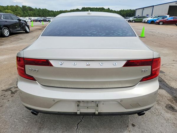 2018 VOLVO S90