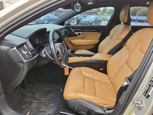 2018 VOLVO S90