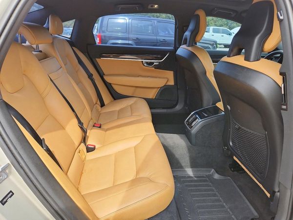 2018 VOLVO S90
