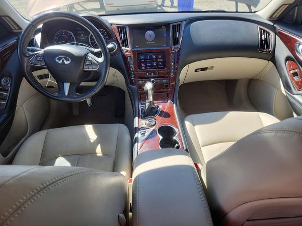 2016 INFINITI Q50