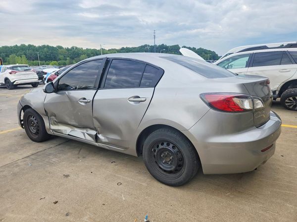 2013 MAZDA 3 SV/Base