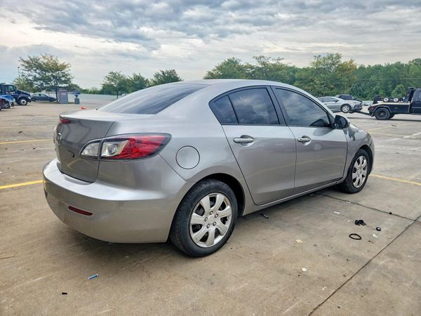 2013 MAZDA 3 SV/Base