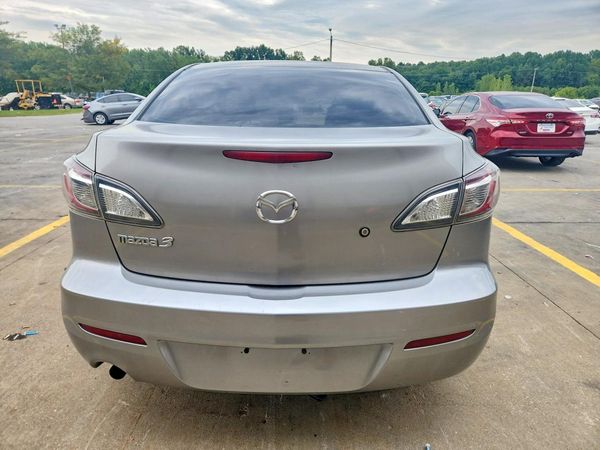 2013 MAZDA 3 SV/Base