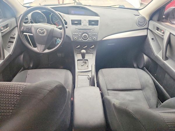 2013 MAZDA 3 SV/Base
