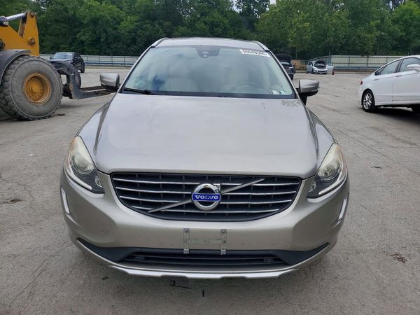 2015 VOLVO XC60