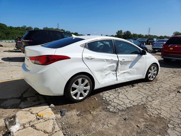 2013 HYUNDAI ELANTRA