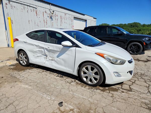 2013 HYUNDAI ELANTRA