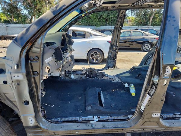 2023 LEXUS GX 460 Premium — DENT