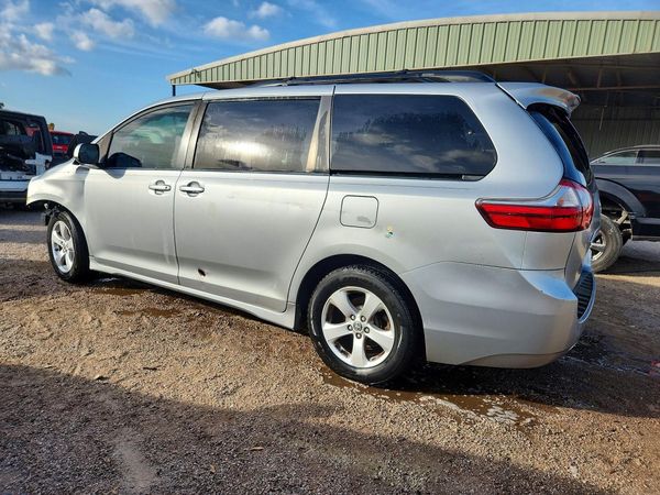 2020 TOYOTA SIENNA E grade — DSRA