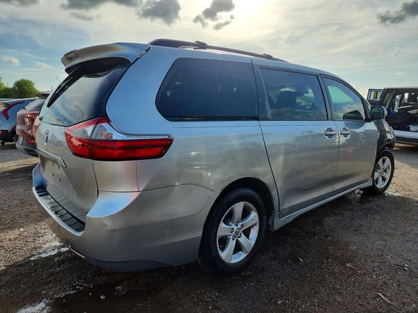 2020 TOYOTA SIENNA E grade — PSRA