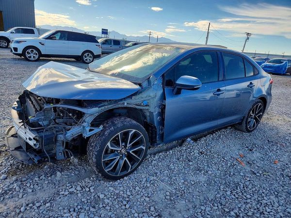 2020 TOYOTA COROLLA SE, CVT, w/Premium pkg — Front 3/4