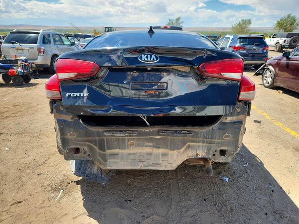 2018 KIA FORTE LX Base