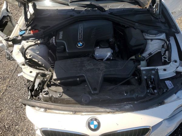 2018 BMW 3 SERIES SA — Engine bay