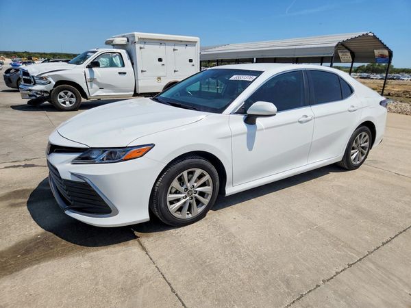 2024 TOYOTA CAMRY