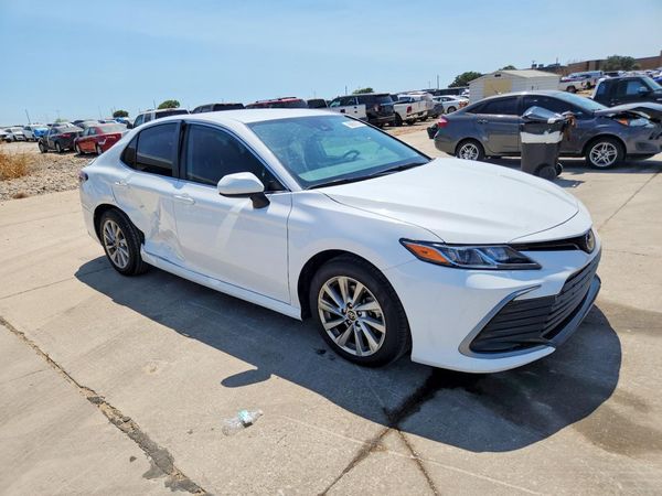 2024 TOYOTA CAMRY