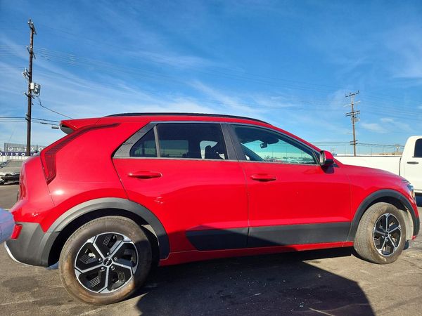 2025 KIA NIRO