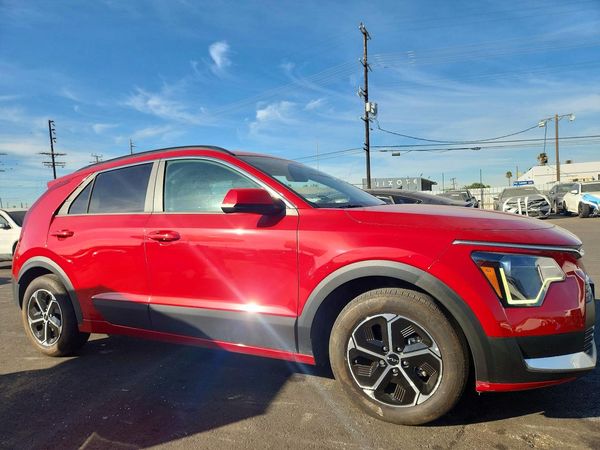 2025 KIA NIRO