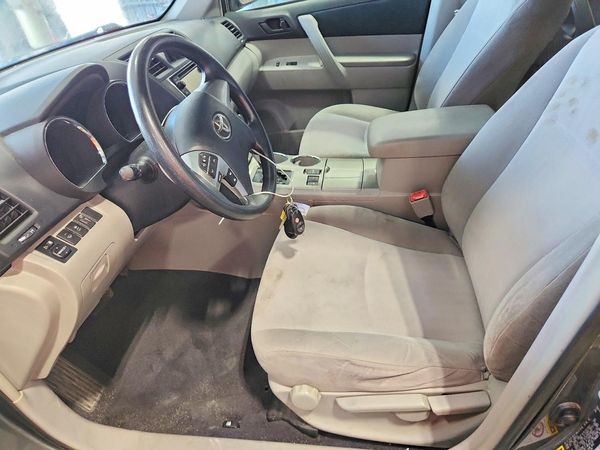 2013 TOYOTA HIGHLANDER Base/Hybrid — DENT