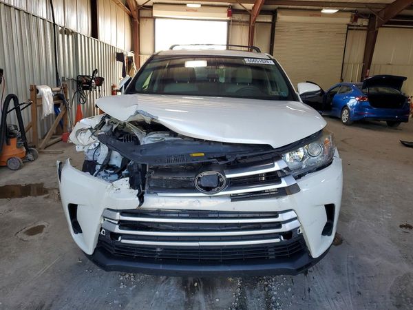 2018 TOYOTA HIGHLANDER LE/LE Plus