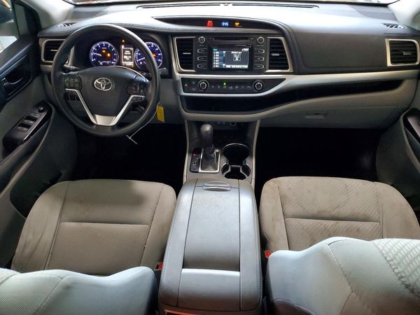 2018 TOYOTA HIGHLANDER LE/LE Plus