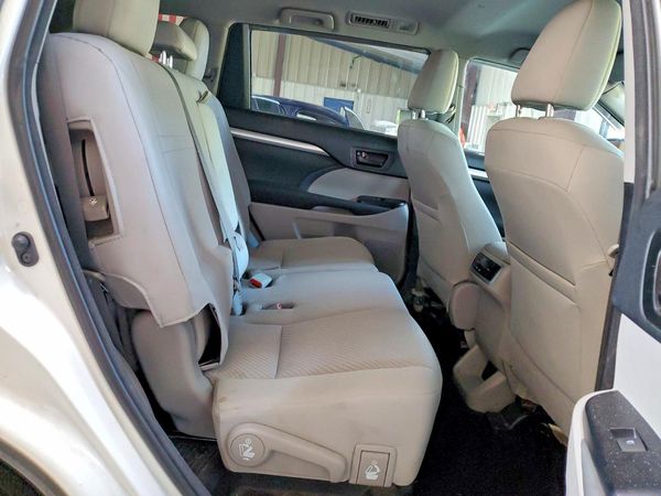 2018 TOYOTA HIGHLANDER LE/LE Plus