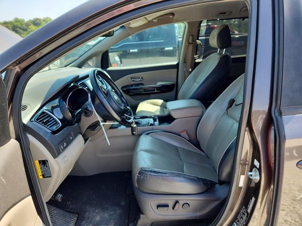 2016 KIA SEDONA EX - Middle level — DENT