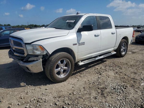 2016 RAM 1500 SLT