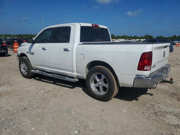 2016 RAM 1500 SLT