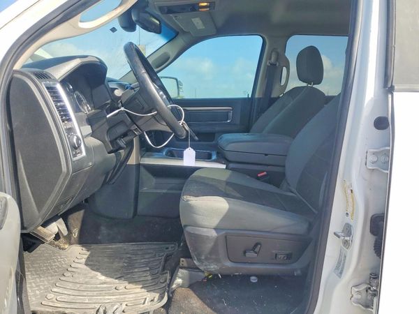 2016 RAM 1500 SLT